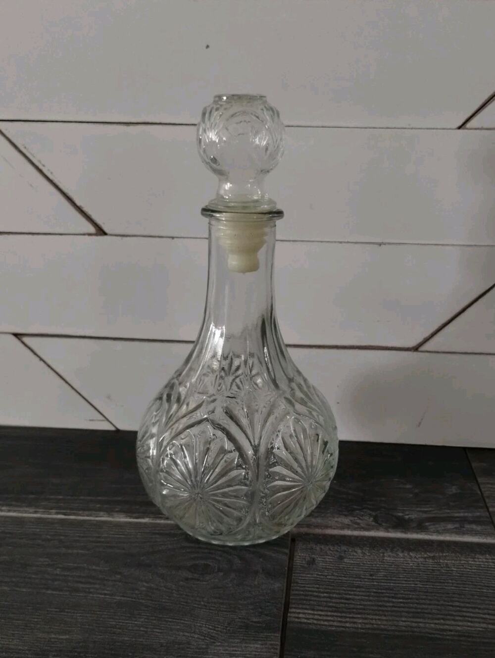 Clear Pressed Glass Decanter with Plastick Cork - Starburst